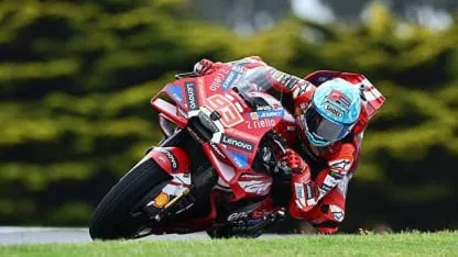 Marc Márquez se cayó, volvió a pista y logró la pole de MotoGP en Australia Marc Márquez se cayó, volvió a pista y logró la pole de MotoGP en Australia