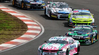 Canapino irá por la remontada desde la fila 3 de la tercera serie. Canapino irá por la remontada desde la fila 3 de la tercera serie.