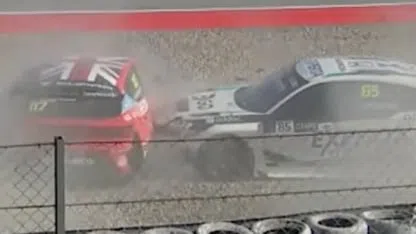 Tiago Pernía abandonó la segunda carrera en Barcelona tras un incidente y terminó octavo en el campeonato del TCR Europe Tiago Pernía abandonó la segunda carrera en Barcelona tras un incidente y terminó octavo en el campeonato del TCR Europe