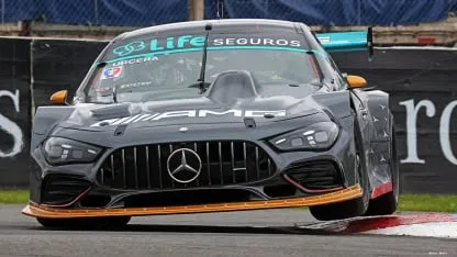 Urcera expres&oacute; su frustraci&oacute;n por el rendimiento de su Mercedes-Benz