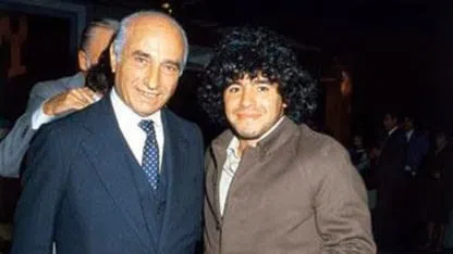 Maradona y Fangio juntos en Rosario en 1981 (Museo Fangio)