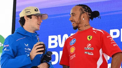 Colapinto "argentinizó" a Hamilton y le enseñó como preparar un mate Colapinto "argentinizó" a Hamilton y le enseñó como preparar un mate