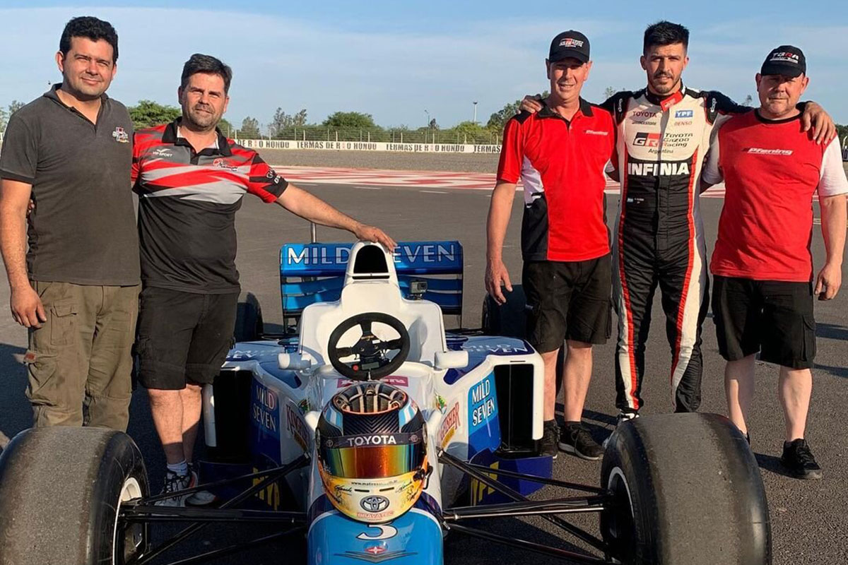 Matías Rossi manejó un F1 Matías Rossi manejó un F1