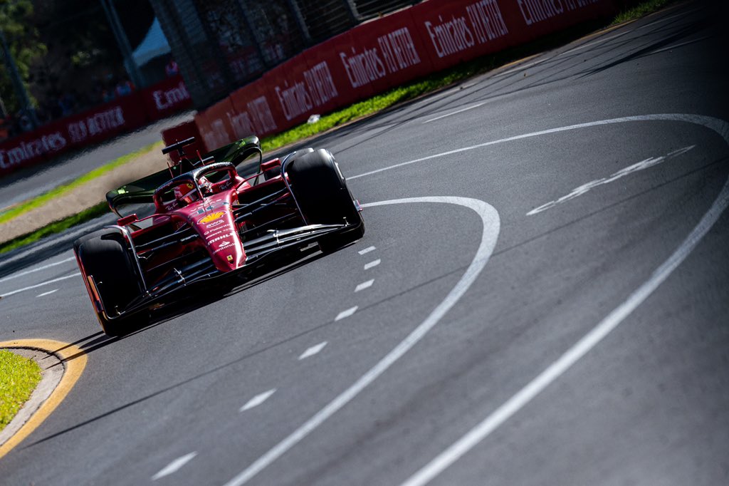 Ferrari y Leclerc lideraron el viernes
