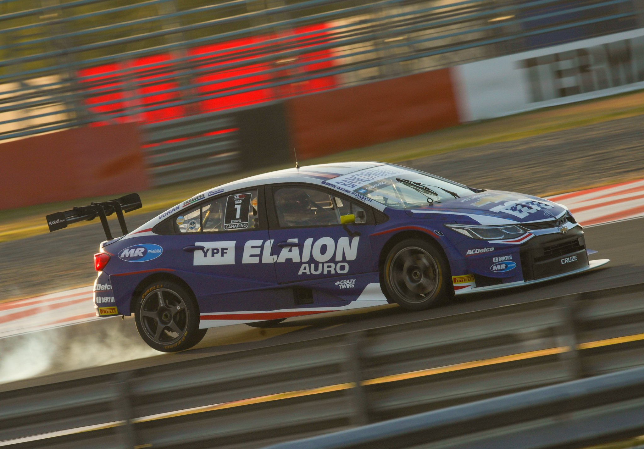 Canapino: “Este tipo de espectáculos le hace bien al TC2000” Canapino: “Este tipo de espectáculos le hace bien al TC2000”