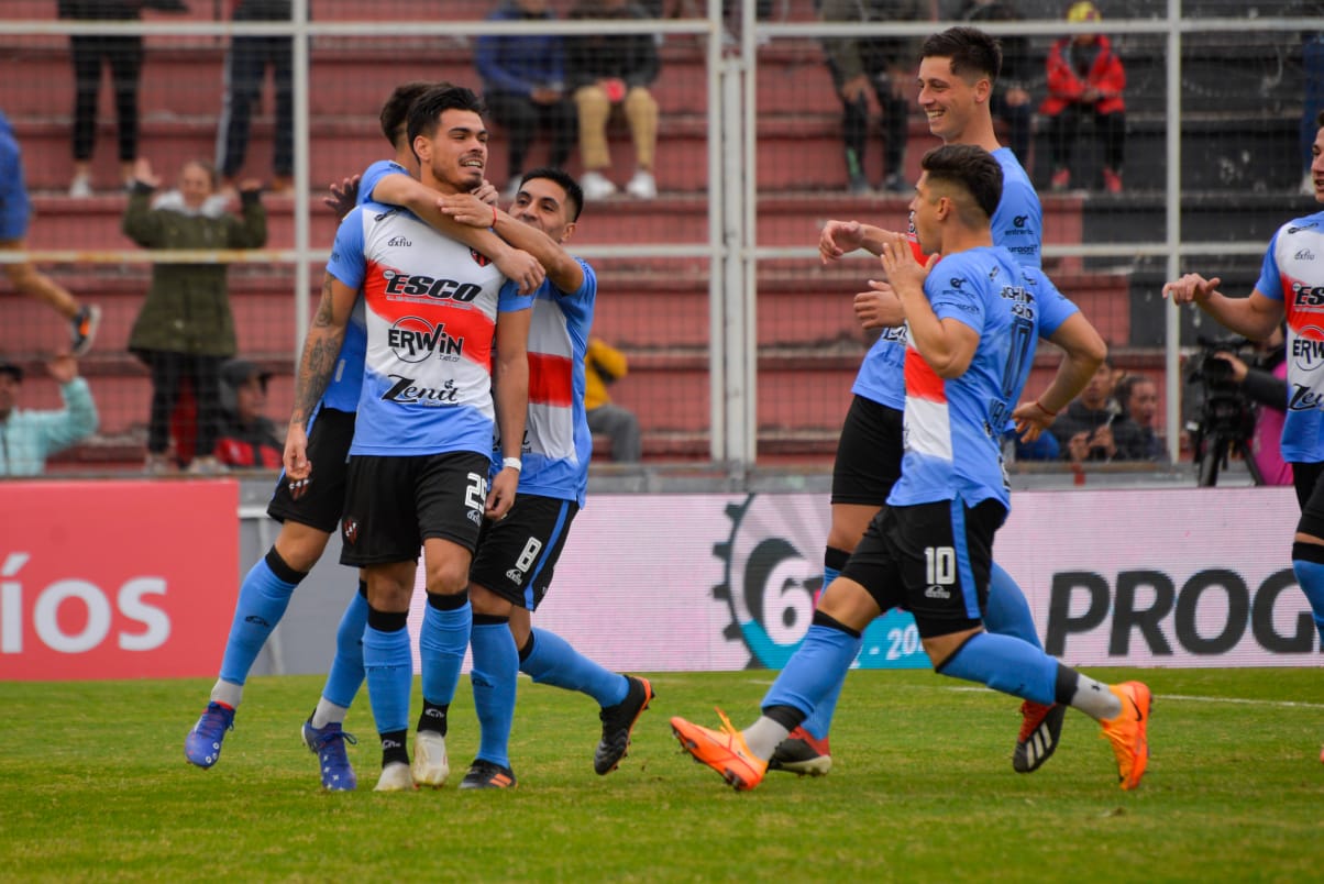 Patronato derrotó a Independiente con un jugador menos Patronato derrotó a Independiente con un jugador menos