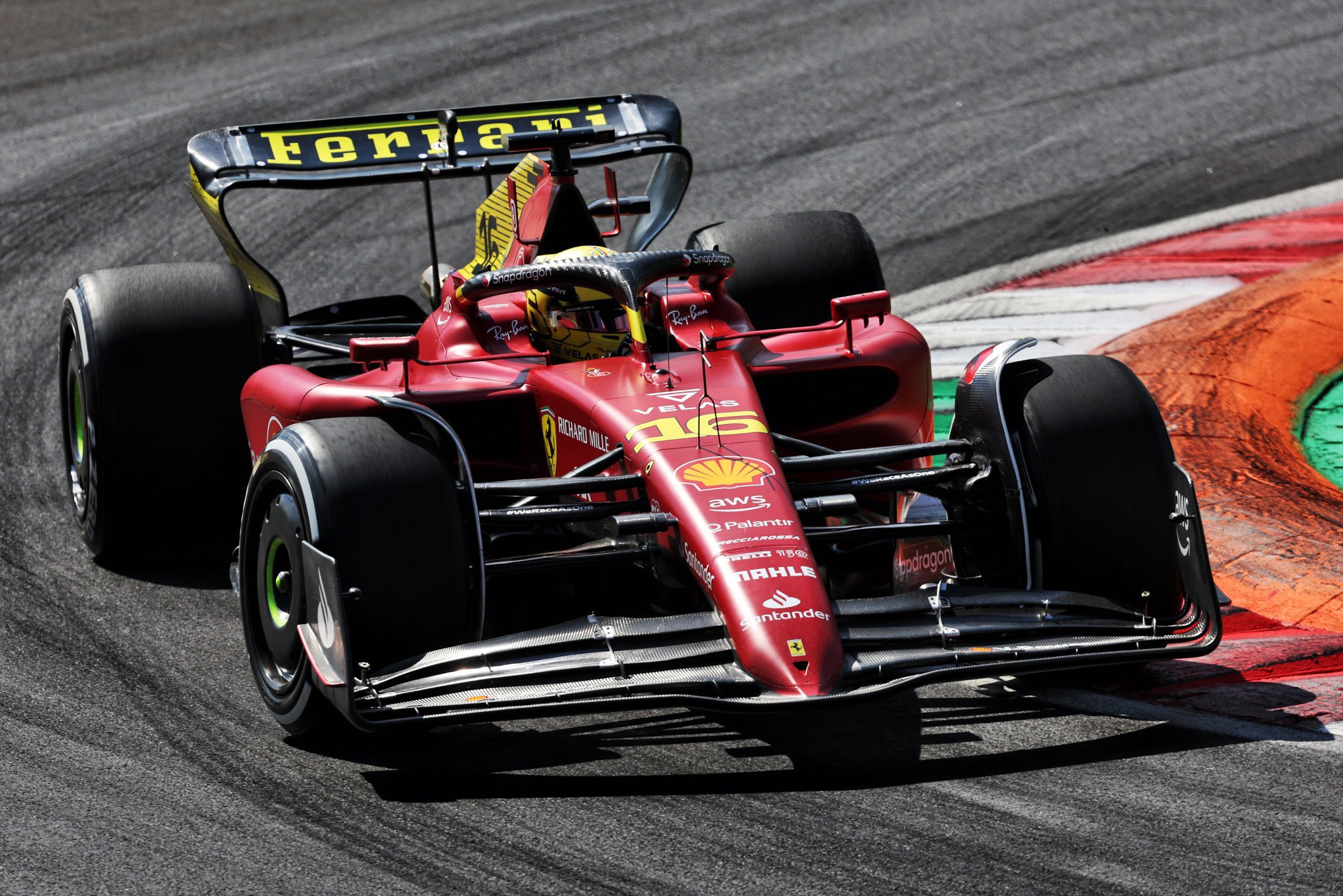 F1: Charles Leclerc y Ferrari, en lo m&aacute;s alto de la clasificaci&oacute;n en Monza