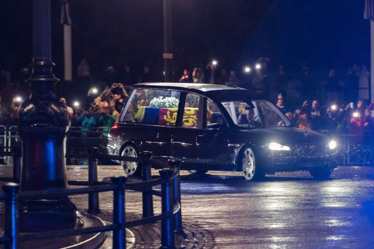 La Reina Isabel II dise&ntilde;&oacute; su propio coche f&uacute;nebre