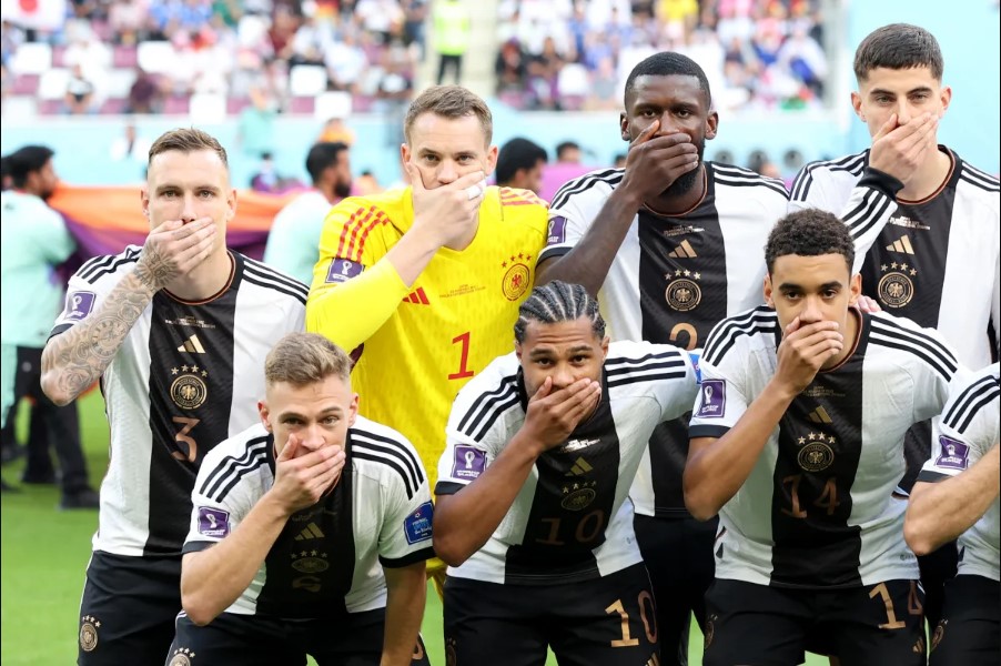 El gesto de Alemania en la foto oficial antes del debut mundialista frente a Jap&oacute;n