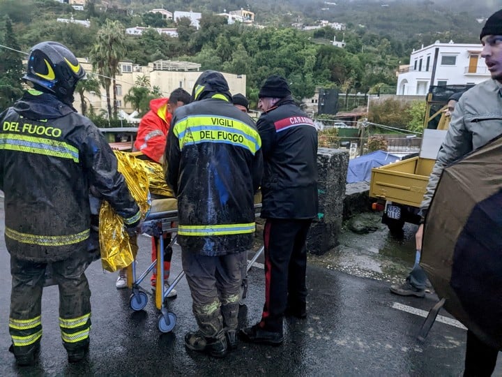 Polémica en Italia: un ministro confirmó 8 muertos por un alud pero el gobierno lo desmintió Polémica en Italia: un ministro confirmó 8 muertos por un alud pero el gobierno lo desmintió
