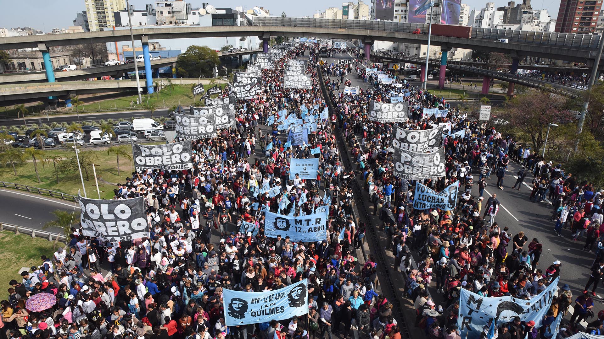 Caos en los accesos a la Ciudad por cortes y protestas de organizaciones sociales