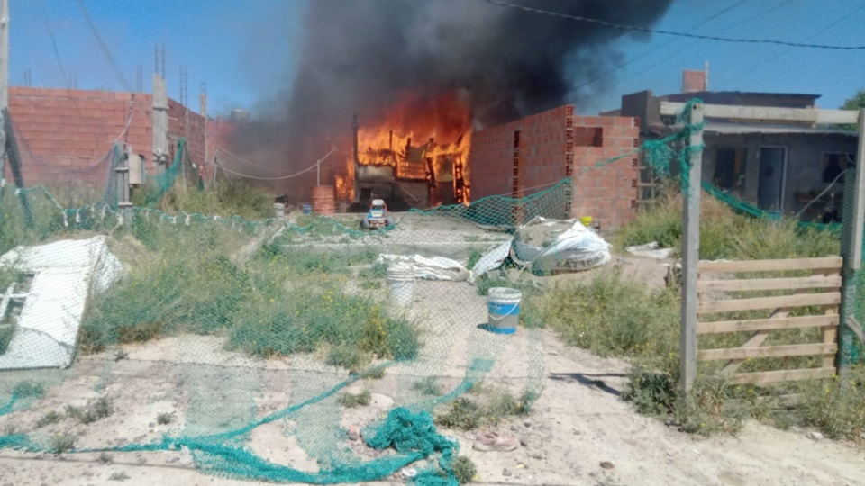 Tragedia en Puerto Madryn: una ni&ntilde;a de 5 a&ntilde;os falleci&oacute; tras un incendio en su casa