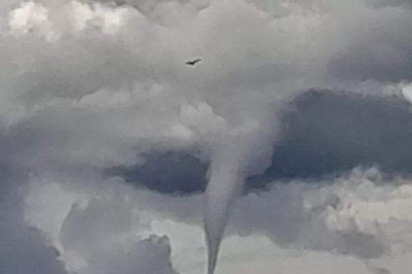 Video: un tornado provoc&oacute; sorpresa en los vecinos de Tafi del Valle, en Tucum&aacute;n