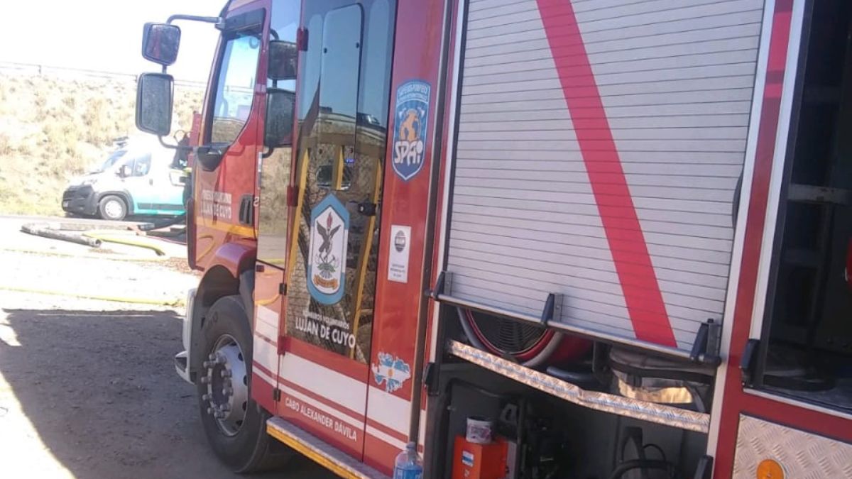 Conmoción en Mendoza: un incendio dejó sin hogar a una mujer junto a sus cuatro hijos Conmoción en Mendoza: un incendio dejó sin hogar a una mujer junto a sus cuatro hijos