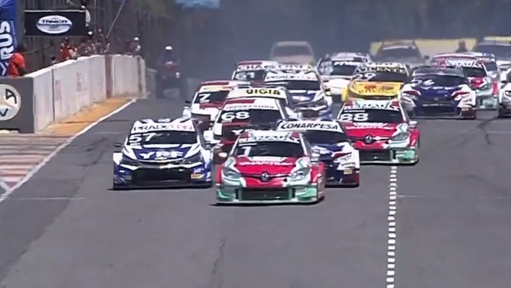 TC2000: el sobrepaso que le dio la victoria a Pern&iacute;a en Buenos Aires