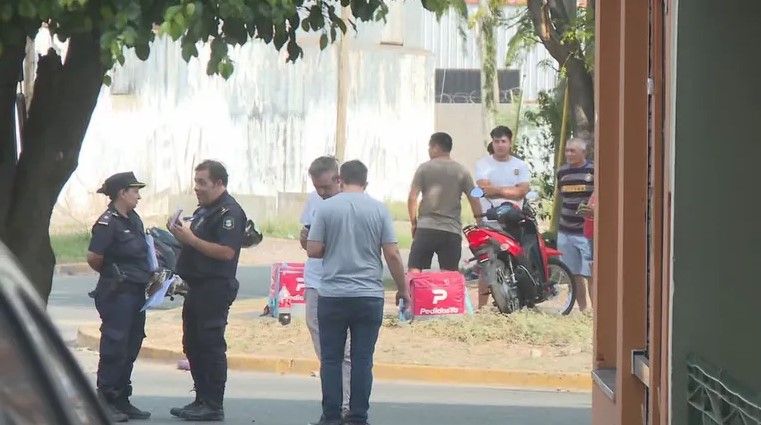 Crimen en Quilmes: asesinaron a un repartidor para robarle la moto Crimen en Quilmes: asesinaron a un repartidor para robarle la moto