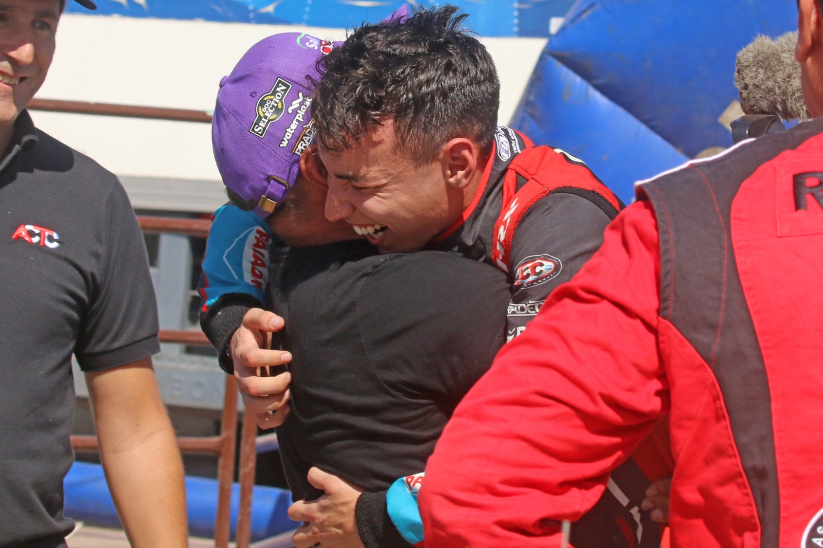 TC: el emotivo festejo de Diego y el "Bocha" Ciantini tras el triunfo en La Pampa TC: el emotivo festejo de Diego y el "Bocha" Ciantini tras el triunfo en La Pampa