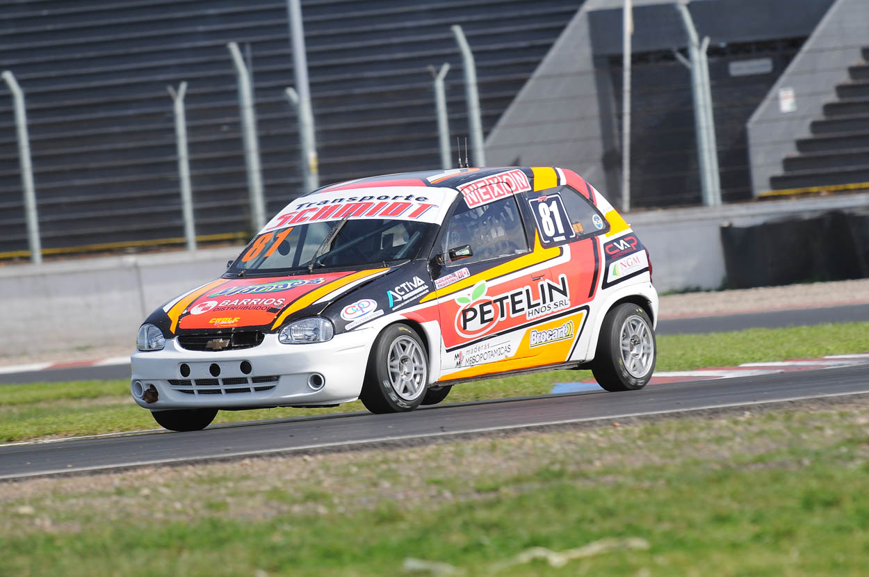 Turismo Pista: Mart&iacute;nez baj&oacute; a Nazzi y se qued&oacute; con la pole para la Clase 2
