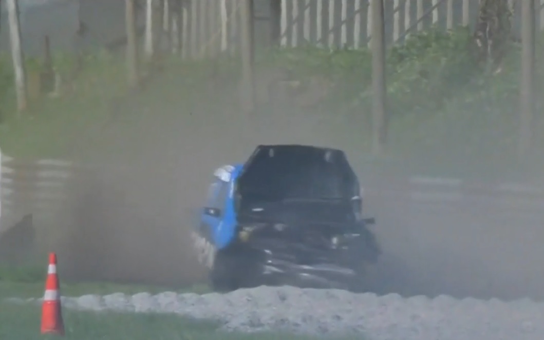 Turismo Pista: protagonizó un fortísimo accidente y cuando se bajó estalló de bronca Turismo Pista: protagonizó un fortísimo accidente y cuando se bajó estalló de bronca