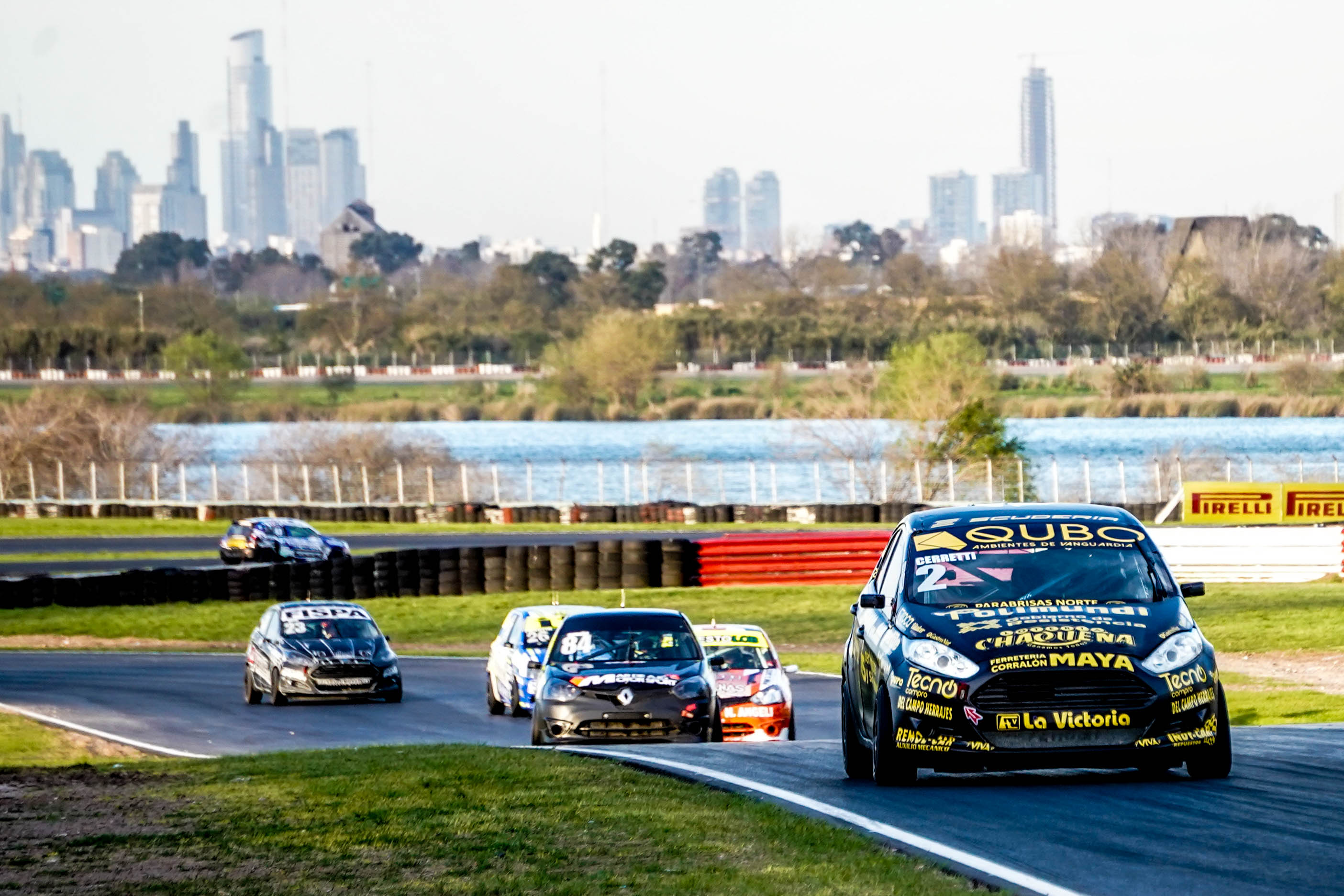 Turismo Pista: el artista internacional que revolucion&oacute; los boxes de Buenos Aires