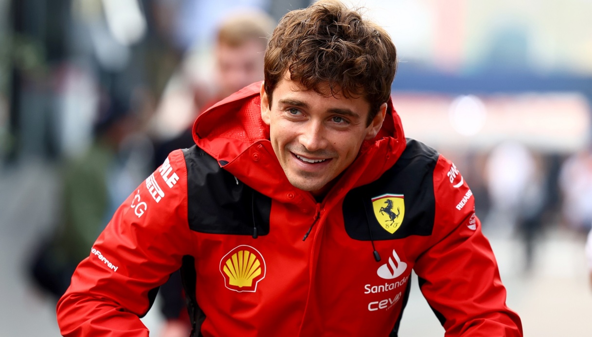 Leclerc te muestra cómo es una vuelta en el circuito de Las Vegas en el F1 23 Leclerc te muestra cómo es una vuelta en el circuito de Las Vegas en el F1 23