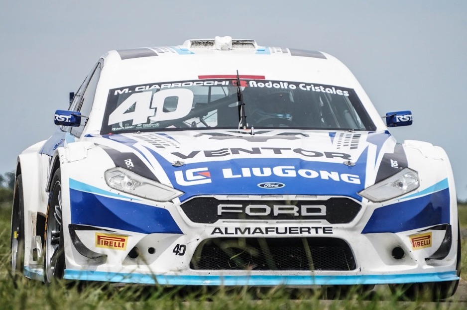 Top Race: Ciarrocchi se llevó el Sprint y todavía sueña con el campeonato Top Race: Ciarrocchi se llevó el Sprint y todavía sueña con el campeonato
