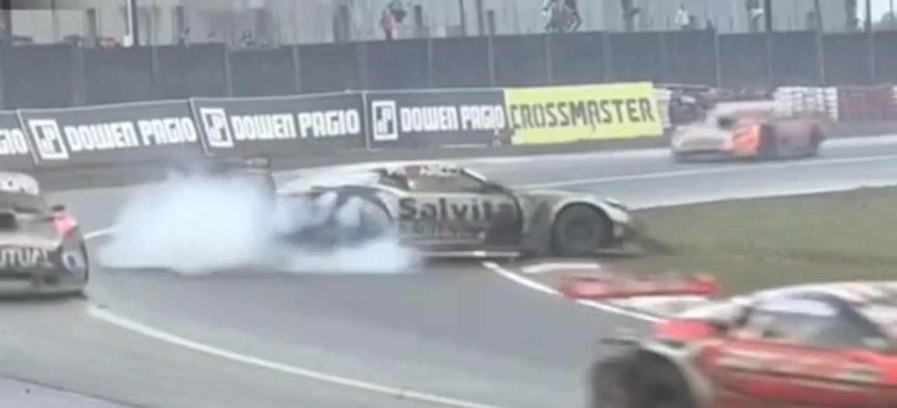 TC: Ciantini y un trompo cuando venía tercero en Posadas TC: Ciantini y un trompo cuando venía tercero en Posadas