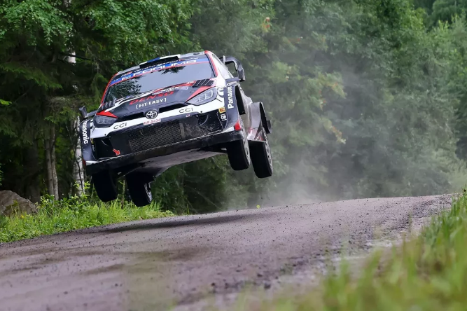 WRC: Rovanpera lidera el Rally de Finlandia y encabeza un 1-2-3 de Toyota WRC: Rovanpera lidera el Rally de Finlandia y encabeza un 1-2-3 de Toyota