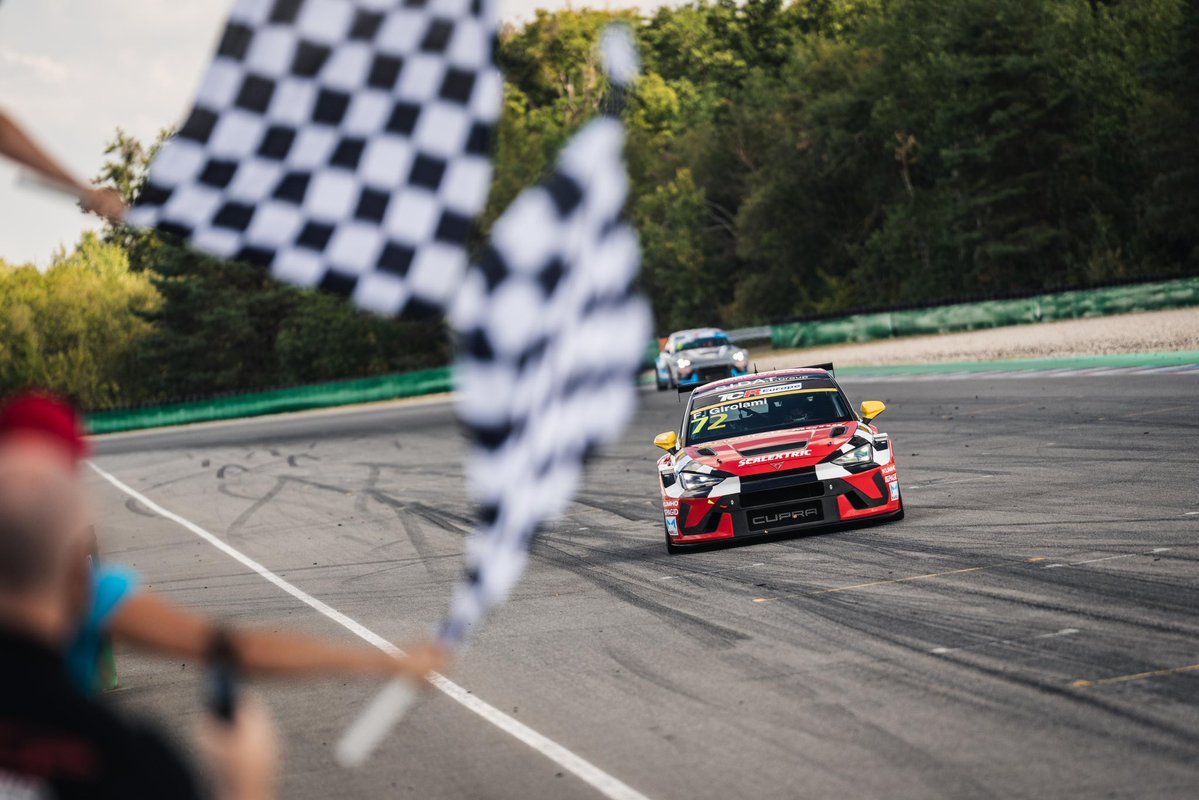 TCR Europe: Franco Girolami cantó victoria y Montenegro fue 8vo en la 1ra final en Brno TCR Europe: Franco Girolami cantó victoria y Montenegro fue 8vo en la 1ra final en Brno