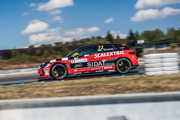 TCR Europe: penalizaron a Girolami en la segunda final en Brno y perdi&oacute; el podio