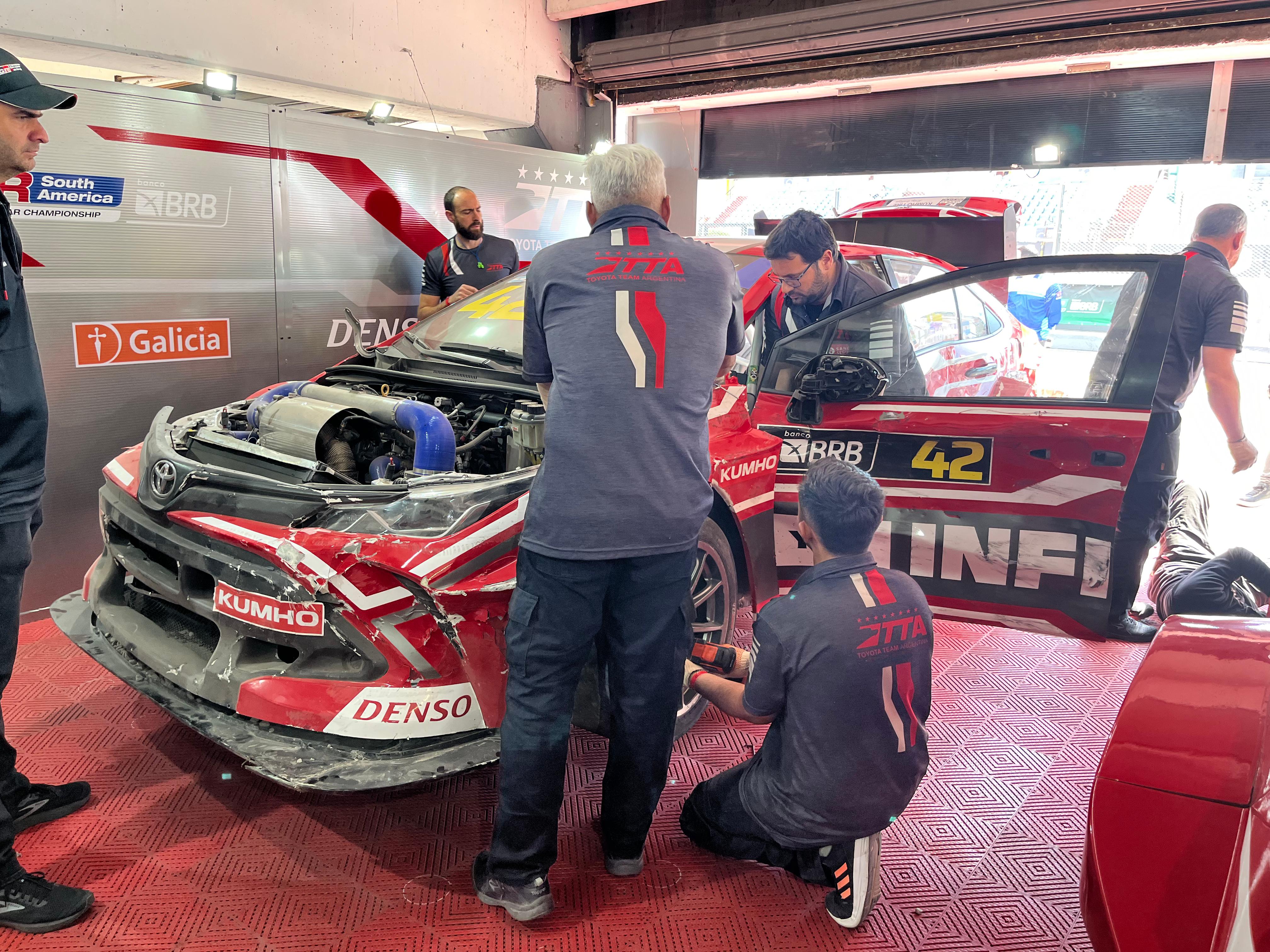 TCR South America: comienzo accidentado para Pechito López en Buenos Aires TCR South America: comienzo accidentado para Pechito López en Buenos Aires