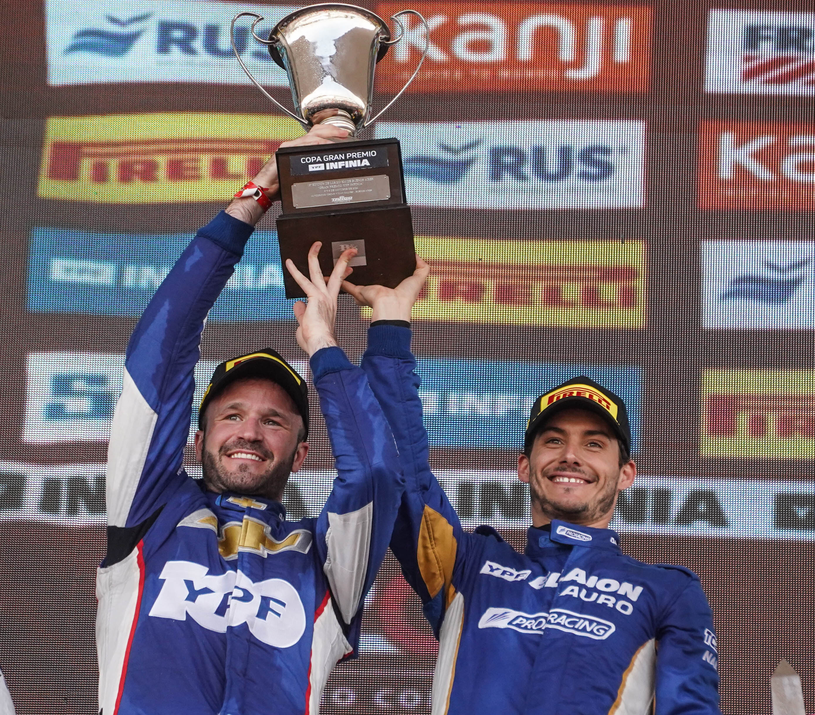 TC2000: ¿Qué sucedió en el cambio de pilotos entre Canapino y Fineschi? TC2000: ¿Qué sucedió en el cambio de pilotos entre Canapino y Fineschi?