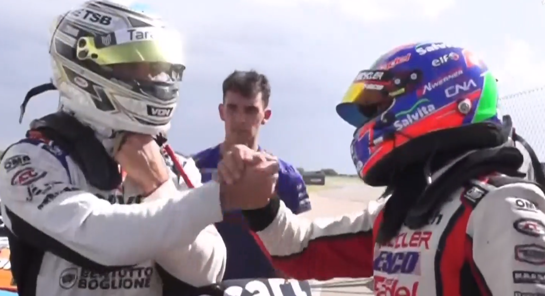 TC: el gesto de Werner con Urcera tras cerrar la vuelta que valió una pole TC: el gesto de Werner con Urcera tras cerrar la vuelta que valió una pole