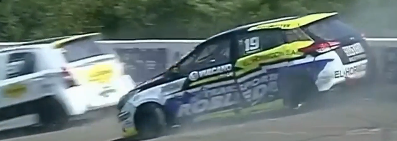 TN APAT: el golpe entre Pace y Robledo en pleno curv&oacute;n de Paran&aacute; en la segunda serie de la Clase 2