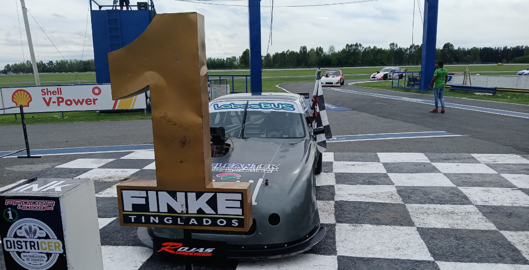 Procar 2000: Fabi&aacute;n Gruccio se qued&oacute; con la primera final del a&ntilde;o