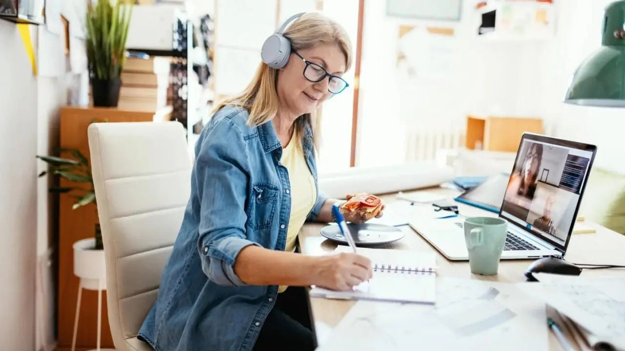 El futuro del trabajo remoto: de las videollamadas a los espacios virtuales 3D El futuro del trabajo remoto: de las videollamadas a los espacios virtuales 3D