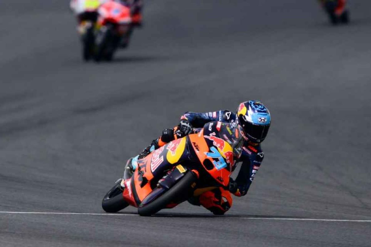 Moto3: Perrone y Morelli salieron airosos y sumaron en el GP de Malasia Moto3: Perrone y Morelli salieron airosos y sumaron en el GP de Malasia
