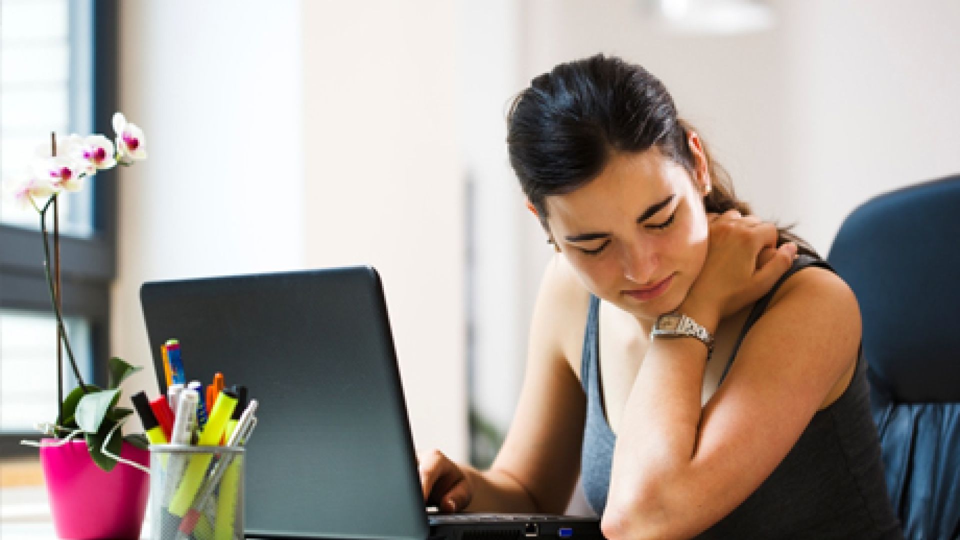 Salud y bienestar: gu&iacute;a definitiva para descansar correctamente tras 8 horas frente a la computadora