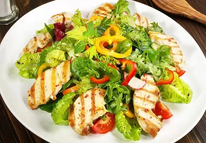 Salud y bienestar: el arte de la ensalada perfecta