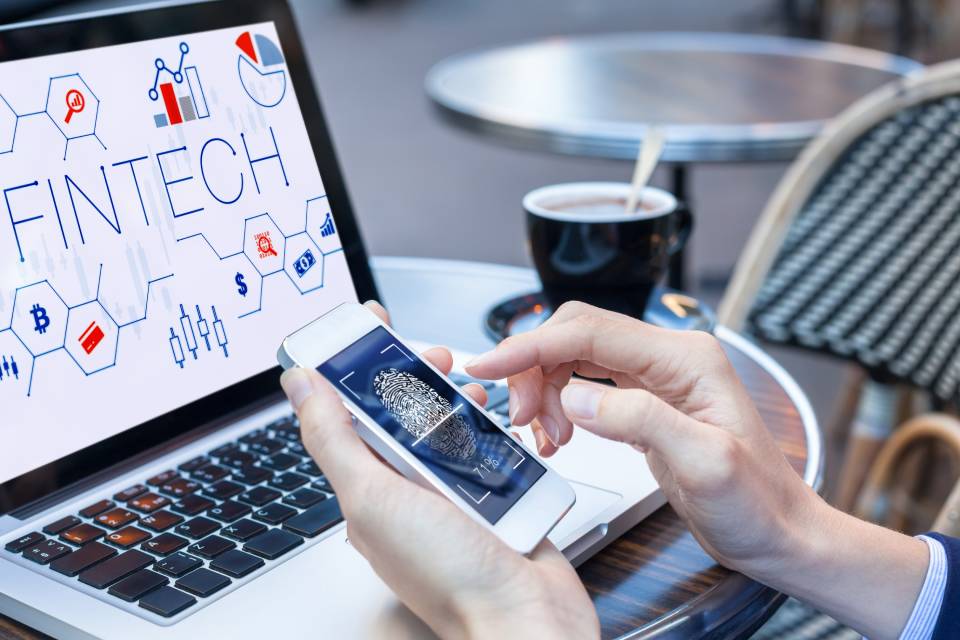 Fintech bajo regulaci&oacute;n: entre la innovaci&oacute;n y el control