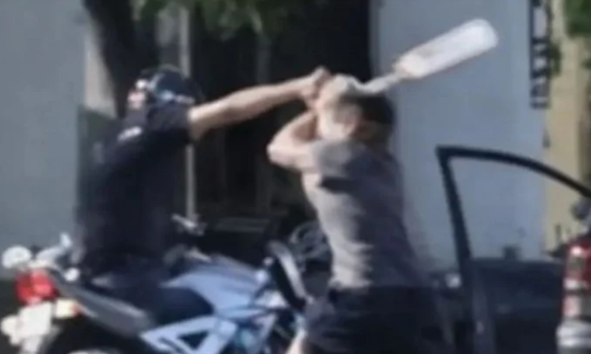Berazategui: un hombre muri&oacute; en una pelea de tr&aacute;nsito tras ser golpeado por un motociclista