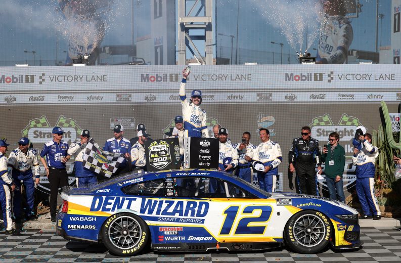 NASCAR: Ryan Blaney gan&oacute; a pura astucia en el &oacute;valo de Phoenix