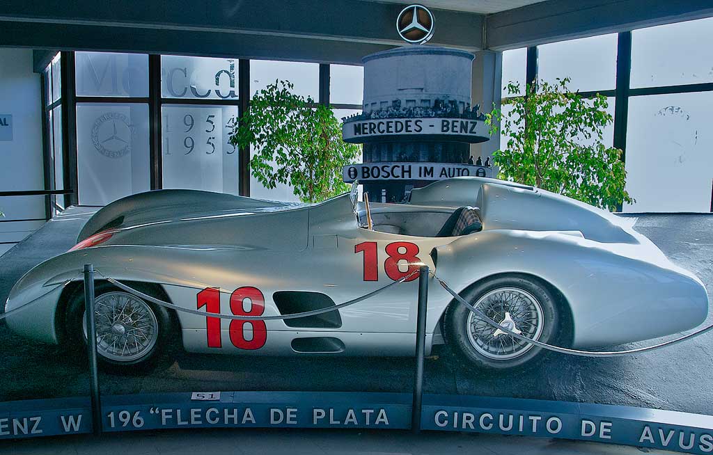 F1: &iquest;Cu&aacute;l es la historia del auto de Fangio que manejar&aacute; Colapinto en el Road Show?