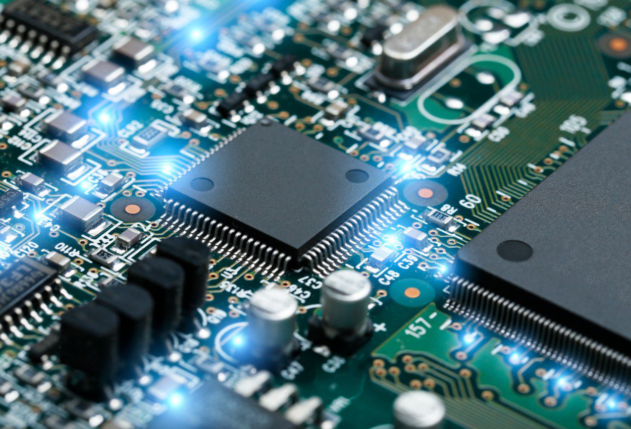 La revoluci&oacute;n silenciosa de los chips: la disputa global por el control de los semiconductores