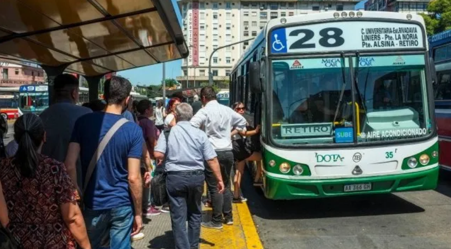 &iquest;C&oacute;mo viajar gratis en subtes y colectivos?: los distintos reintegros vigentes en mayo