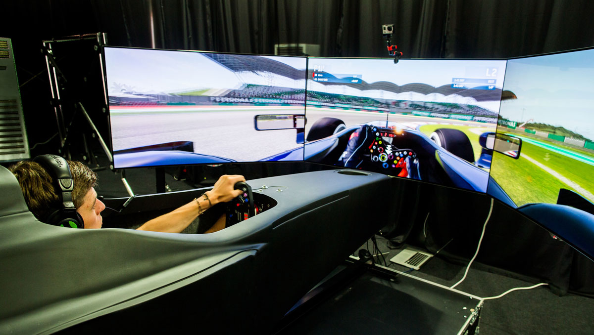 La revolución de los simuladores en el automovilismo moderno: la tecnología que cambió para siempre la preparación de los pilotos La revolución de los simuladores en el automovilismo moderno: la tecnología que cambió para siempre la preparación de los pilotos