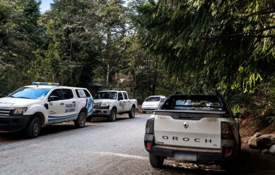 Falleció un ciclista en Bariloche tras sufrir una caída mientras recorría un sendero de montaña Falleció un ciclista en Bariloche tras sufrir una caída mientras recorría un sendero de montaña
