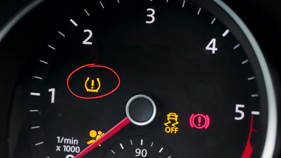 Qué significa si se enciende este símbolo en el tablero del auto y cómo solucionarlo Qué significa si se enciende este símbolo en el tablero del auto y cómo solucionarlo