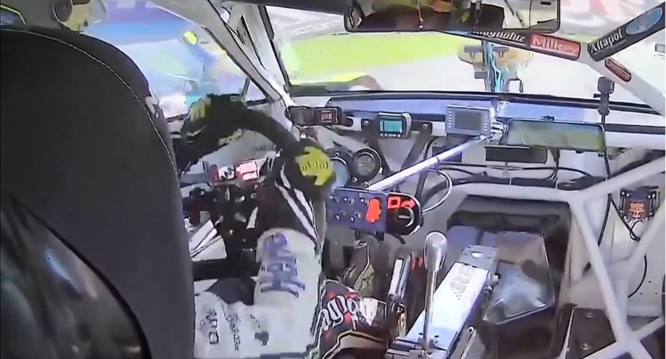 Ebarl&iacute;n y Quijada se engancharon en la largada y perdieron muchas posiciones en la Clase A del Procar 4000