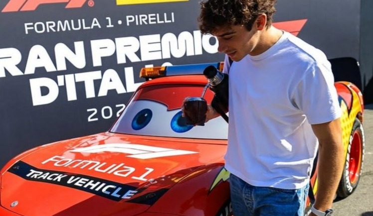 F1: el divertido encuentro entre Colapinto y el Rayo McQueen en Monza